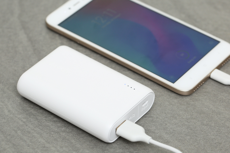 Sạc dự phòng Anker PowerCore A1263 mang sắc trắng hiện đại, hiệu suất sạc đến 66%
